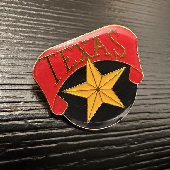 Vintage Gold Tone Texas Star Red Blue Yellow Lapel Hat Pin VGC - Picture 2 of 6